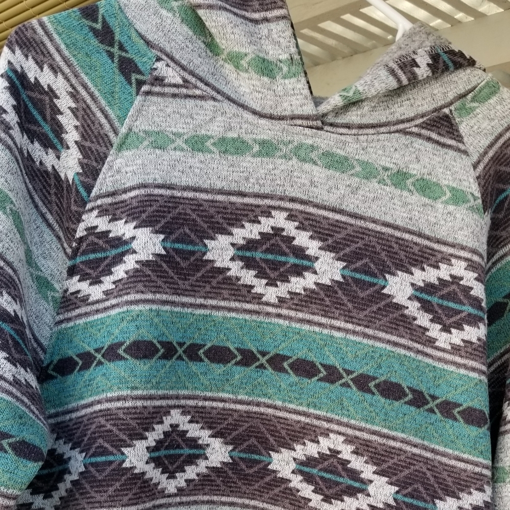 Brooklyn Trademark Size Large Native Sweaters